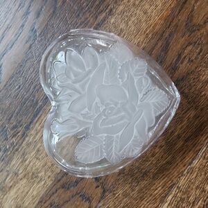 Vintage studio nova heart floral trinket box